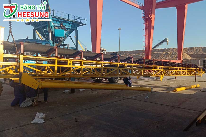 băng tải Heesung tại cảng dăm gỗ