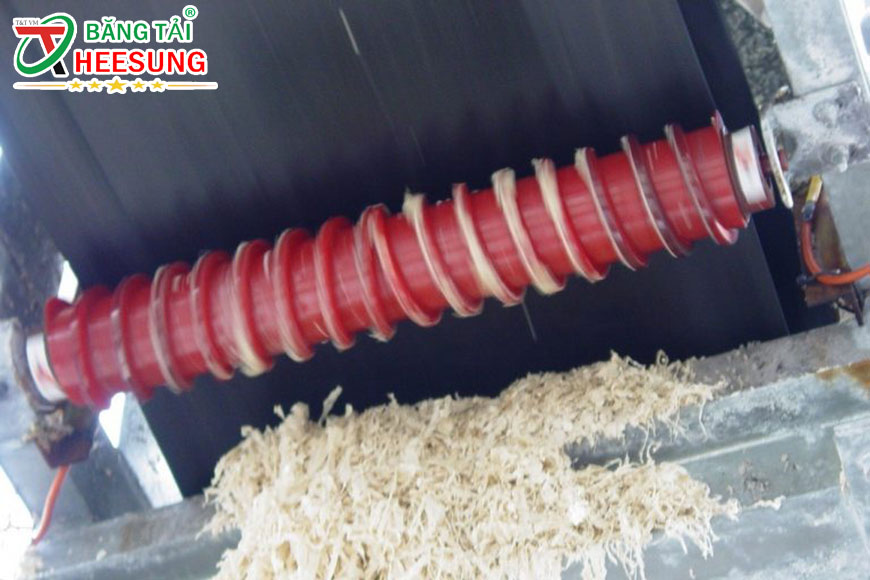 con lăn làm sạch băng tải