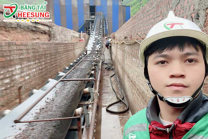 nhân sự bảo trì băng tải cao su
