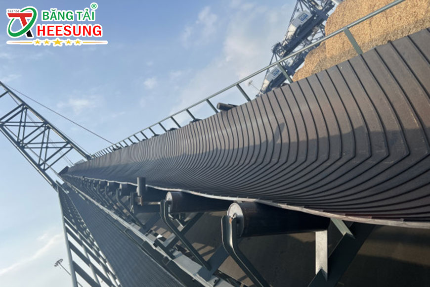 băng tải cao su gân V