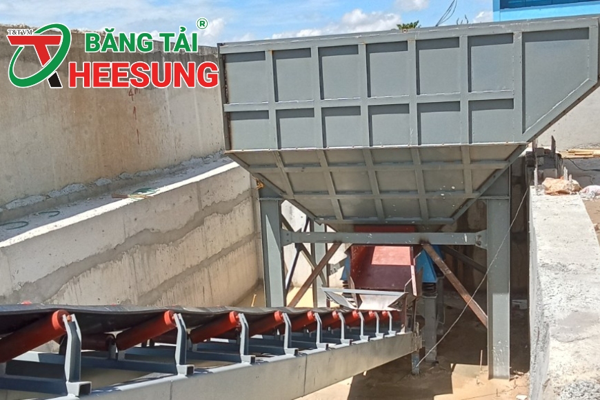 băng tải vận chuyển rác