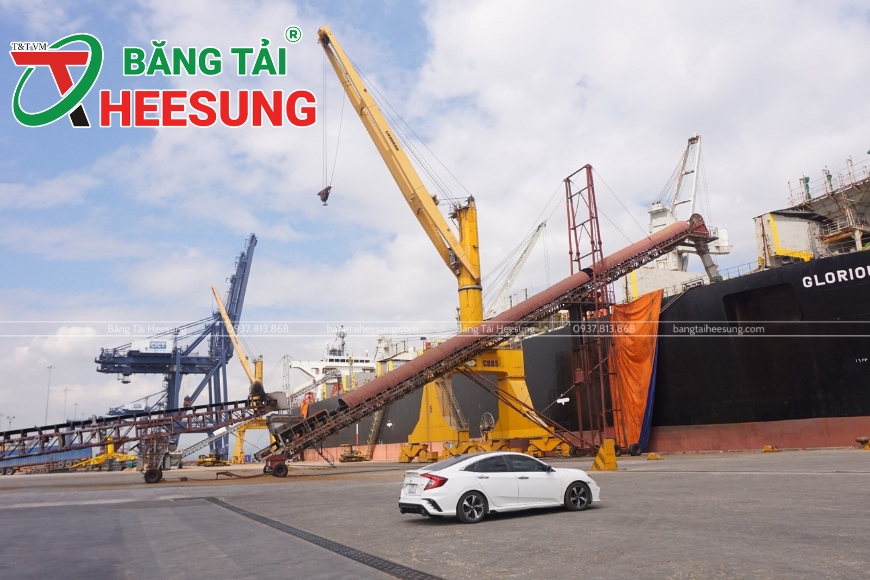 mua băng tải bốc hàng