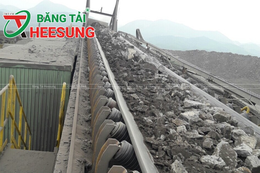 băng tải trong khai thác đá