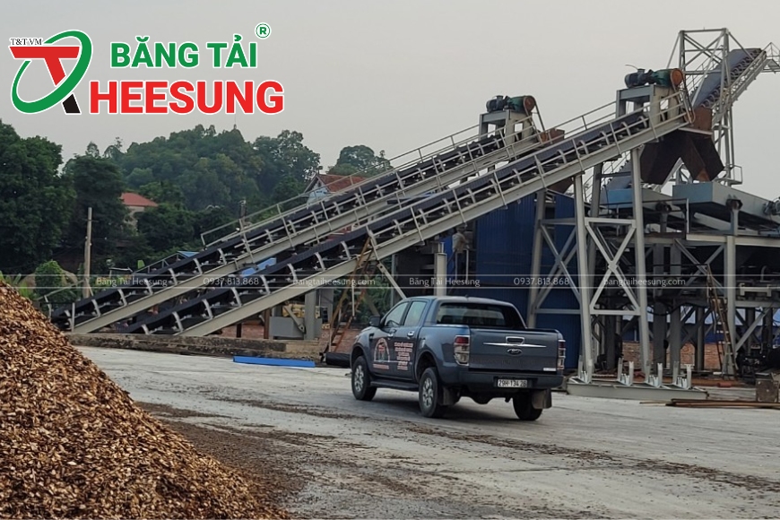 băng tải Heesung trong sản xuất dăm gỗ