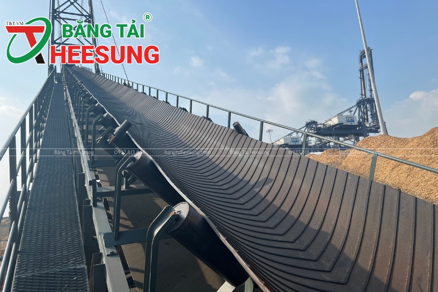băng tải cao su tại công trường