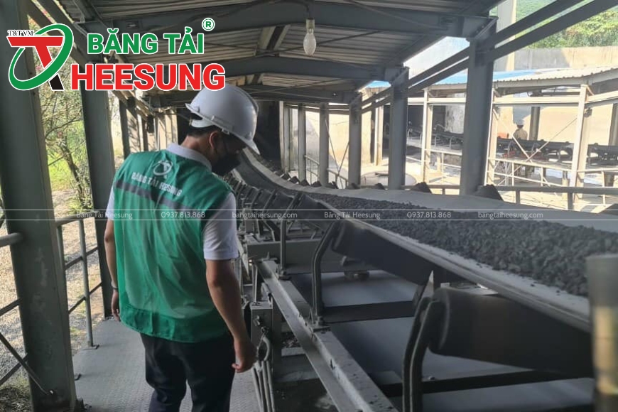 đặc điểm của băng tải xi măng