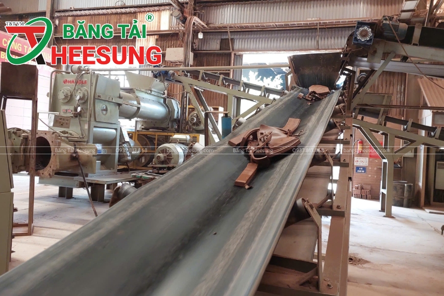 đặc điểm băng tải EP200