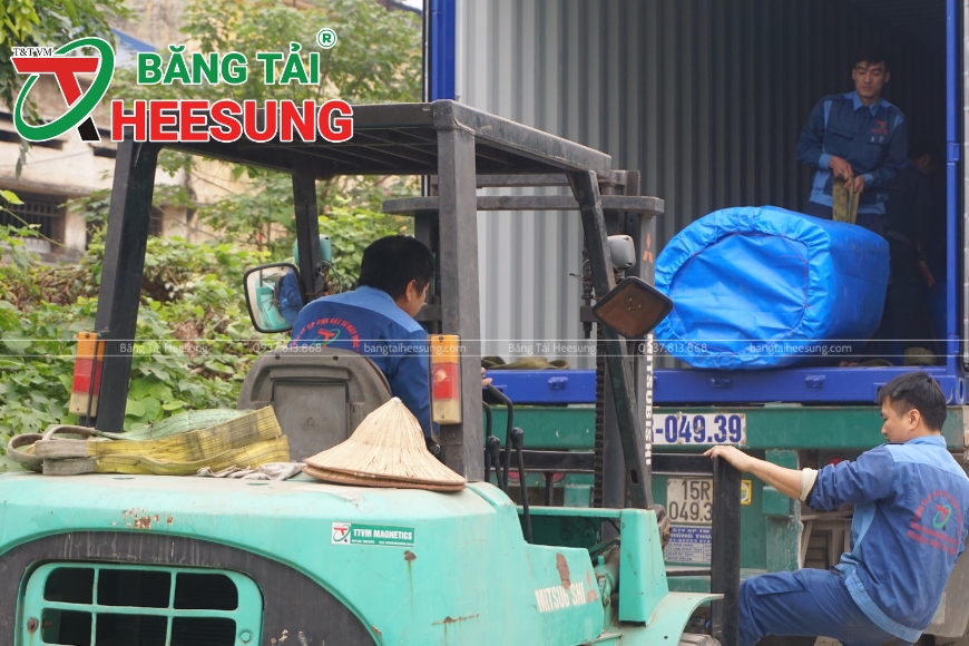 mua băng tải cao su mini