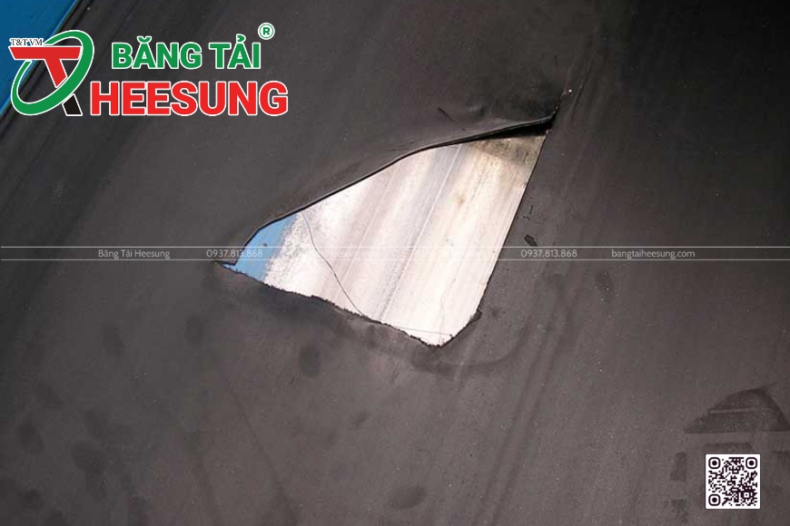 băng tải bị thủng