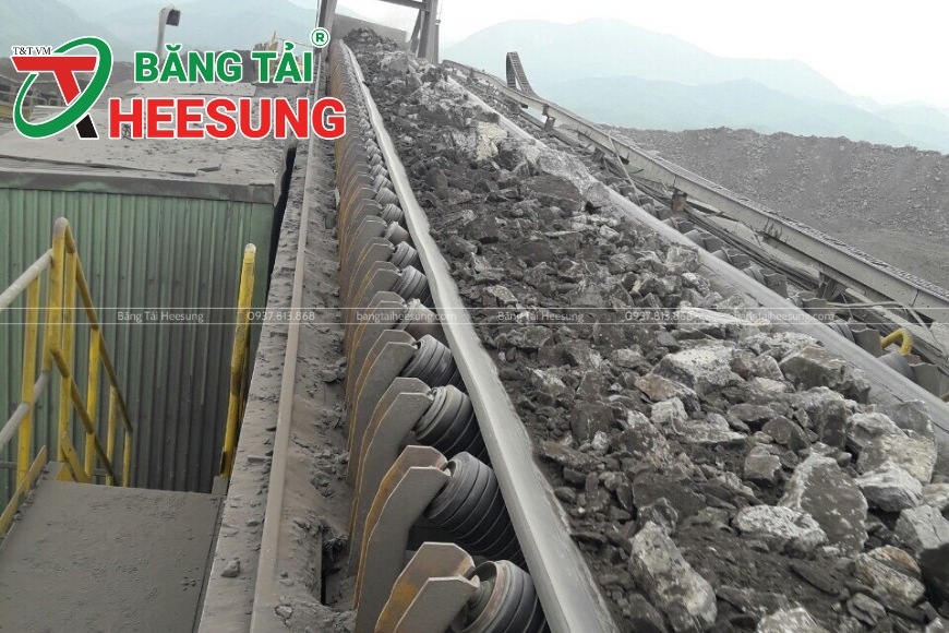 băng tải cao su B800 ngành khai thác đá