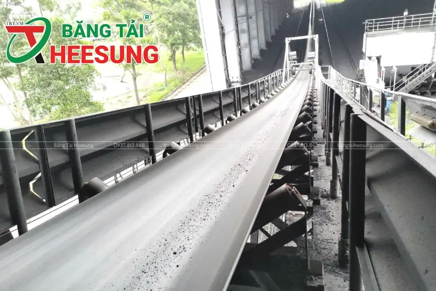dây chuyền băng tải hoạt động