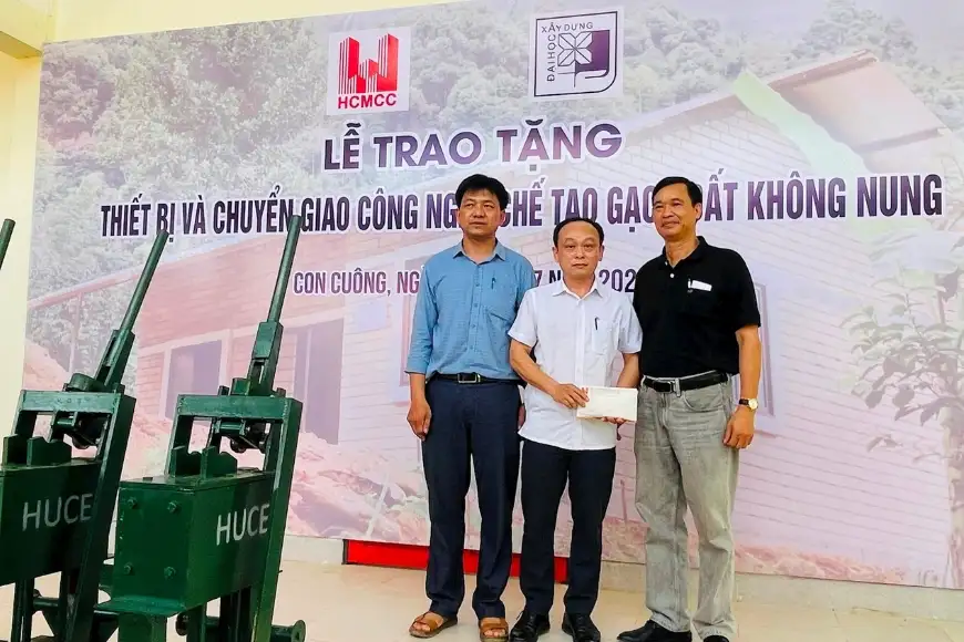 tặng thiết bị sản xuất gạch đất không nung