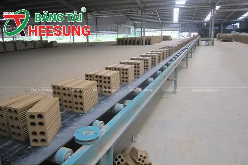băng tải Heesung trong sản xuất gạch