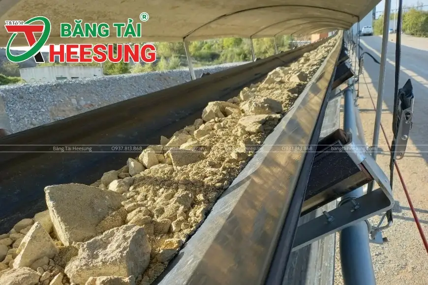 băng tải Heesung tải đá