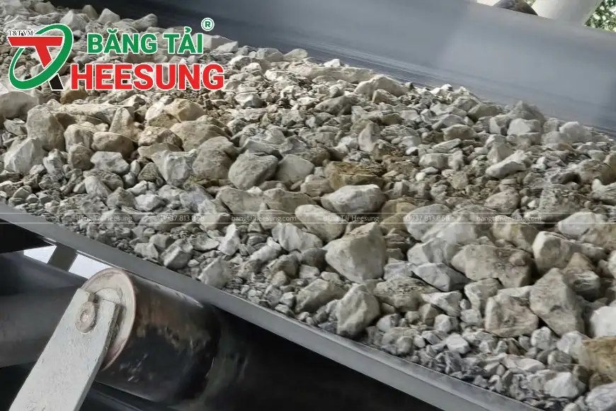băng tải cao su trong khai thác đá