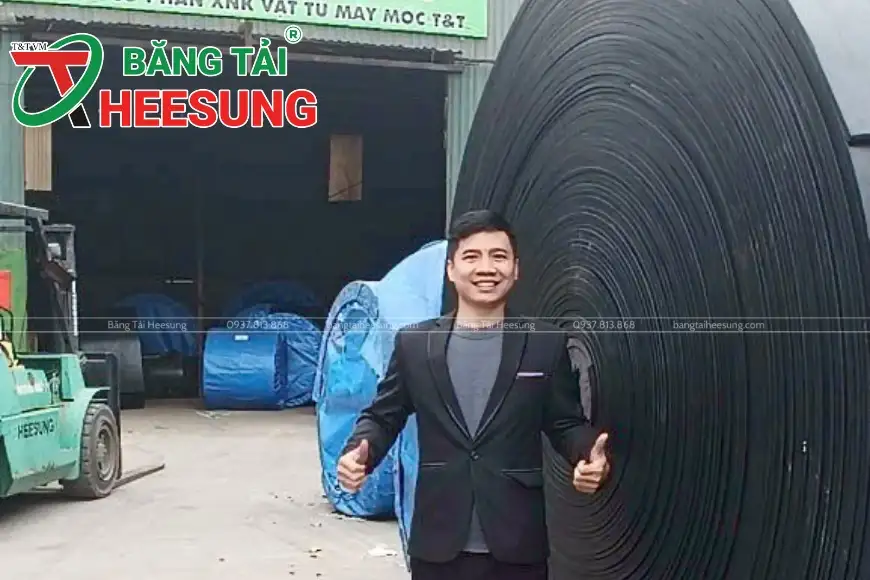 review băng tải cao su trơn
