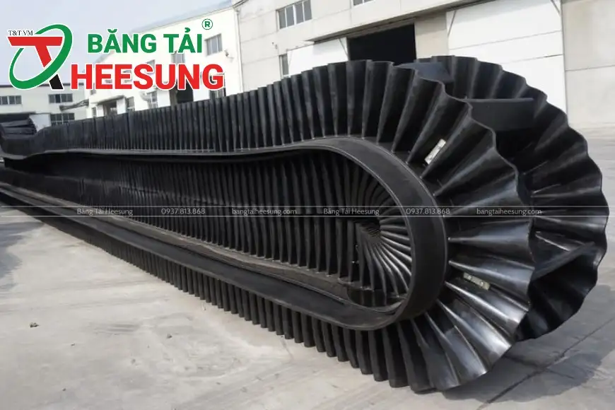 cung cấp băng tải cao su bèo vách ngăn