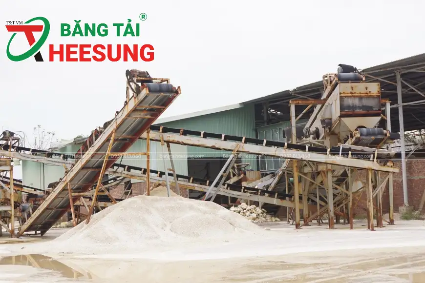 chọn băng tải cao su nâng hạ